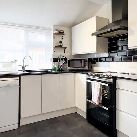 Central - Spacious Flat - Families Apartment *
