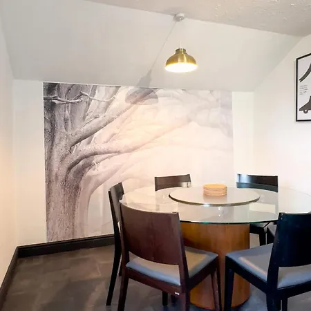 Central - Spacious Flat - Families *