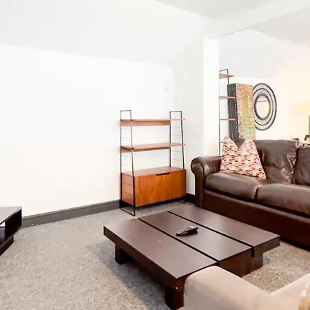 Central - Spacious Flat - Families Apartment